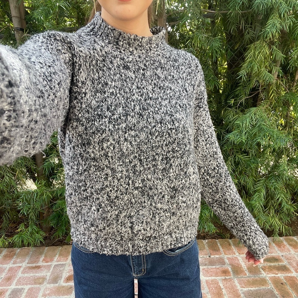 Cute grey crewneck sweater